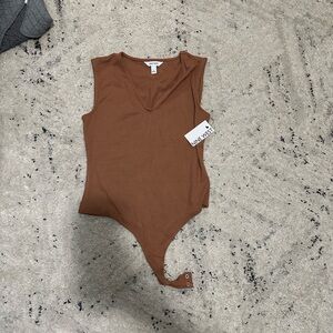 Nine West Tan V-Neck Sleeveless Top